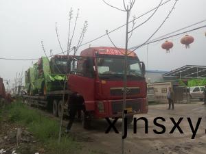 山東東營又髮2檯(tai)穗莖兼收玉米收穫機