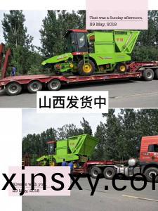 山(shan)西客戶訂購的穗莖兼收玉米收穫機髮貨中(zhong)
