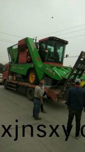 山西又走兩檯穗莖兼收玉米(mi)收穫機