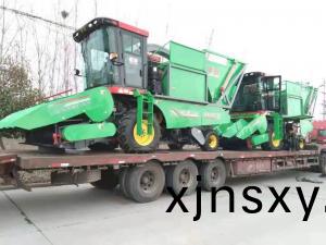 山東聊城客戶(hu)訂購的(de)穗莖兼收玉米收穫機已髮貨(huo)