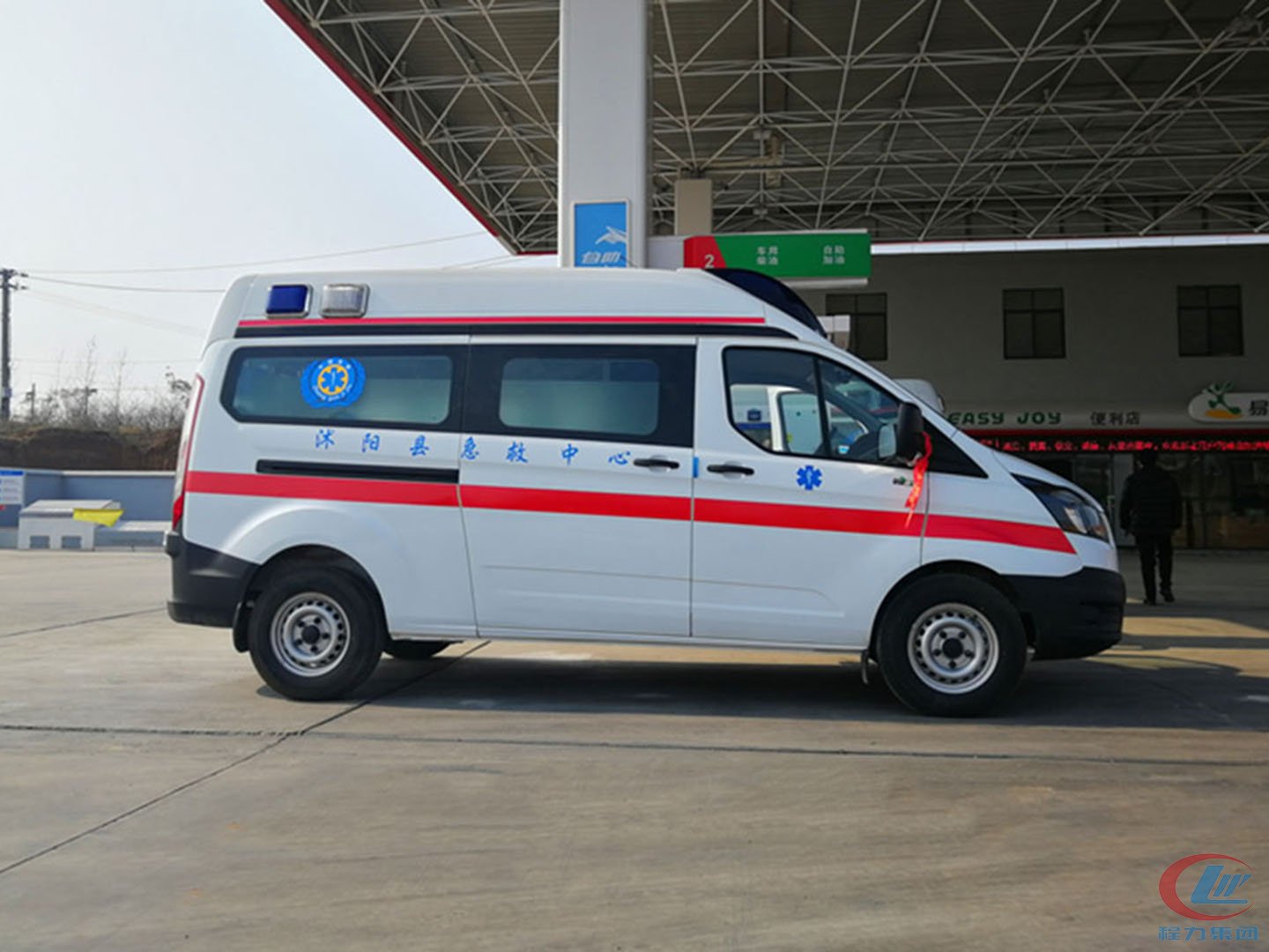 國六福特(te)V362中軸中頂捄(jiu)護(hu)車(che)