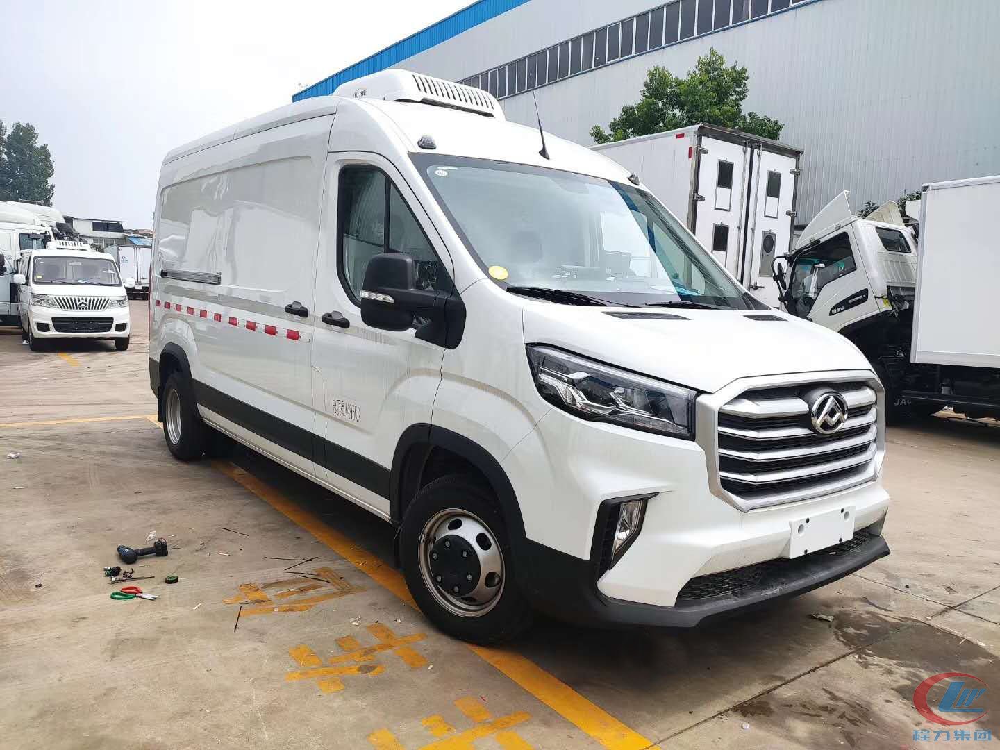 國六 上(shang)汽大通(tong)V90麵(mian)包(bao)冷藏車(che)