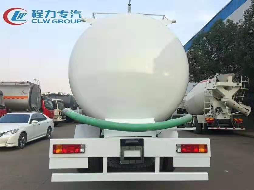 東(dong)風天(tian)錦粉粒物料車