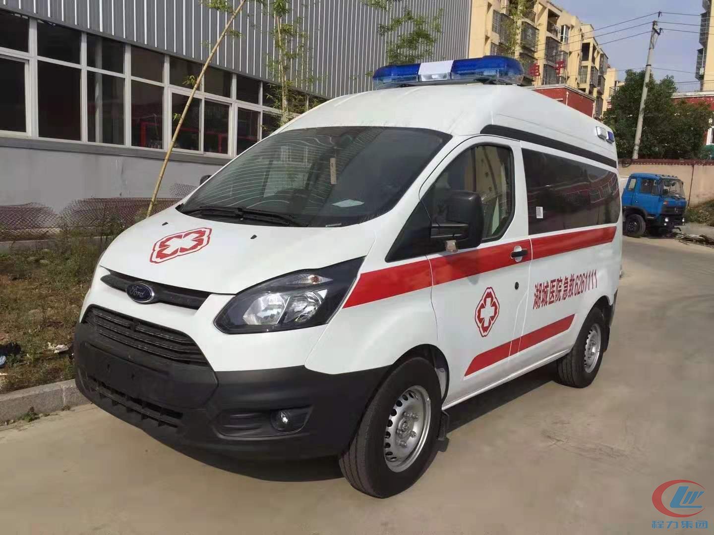 福(fu)特(te)v362短軸(zhou)中(zhong)頂(ding)轉(zhuan)運型捄護車(che)